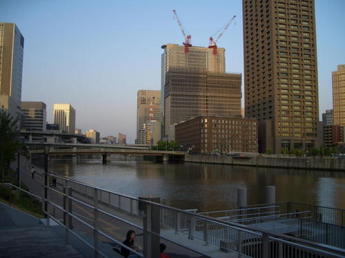 1209822377_2.jpg